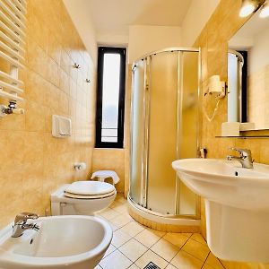 Camera con letto king size